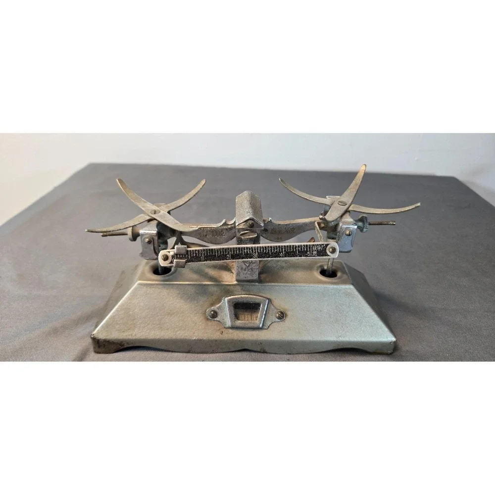 Vintage 1960s Chinese Laboratory Balance Scale – 100g Capacity / 0.1g Sensitivit